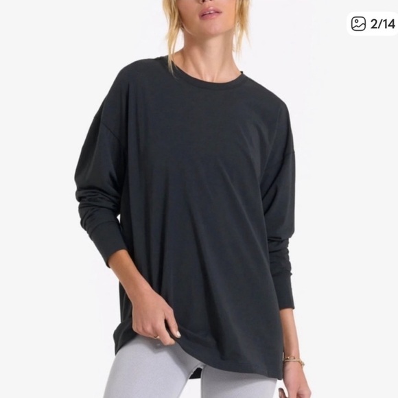 Vuori Tops - Vuori Women’s Long-Sleeve Feather Tee Black T Shirt NWOT M